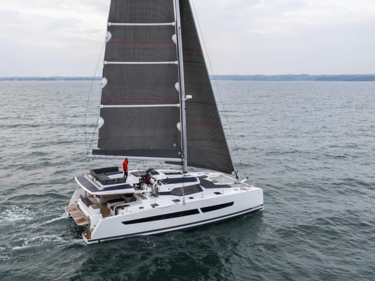 Hire a Fountaine Pajot Aura 51 Hyères
