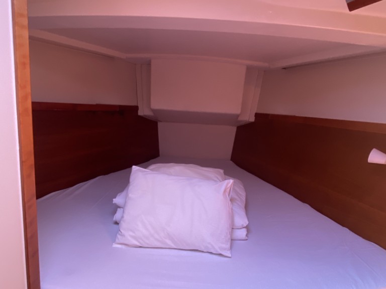 Yacht hire Pula cheap Hanse 430e