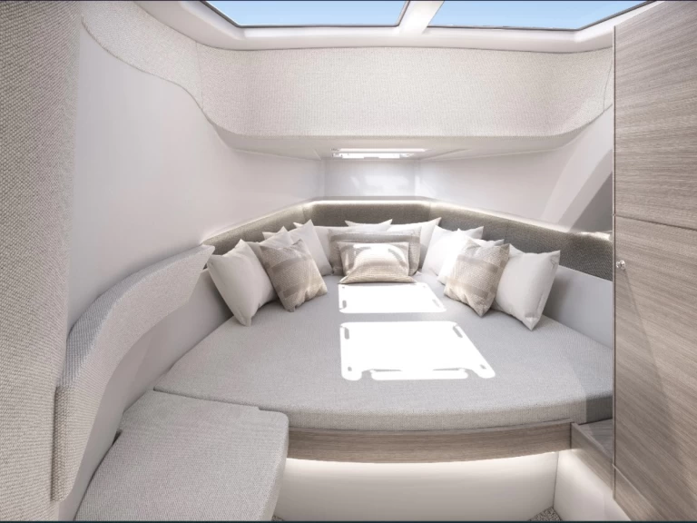 Charter a Saxdor Saxdor 320 GT in Cannes on Samboat