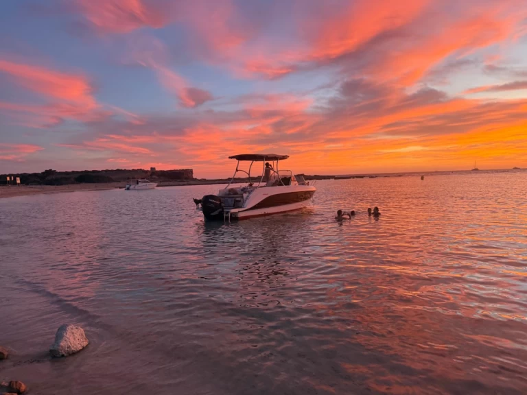 Yacht hire Ibiza Town cheap Activ 805 Sundeck