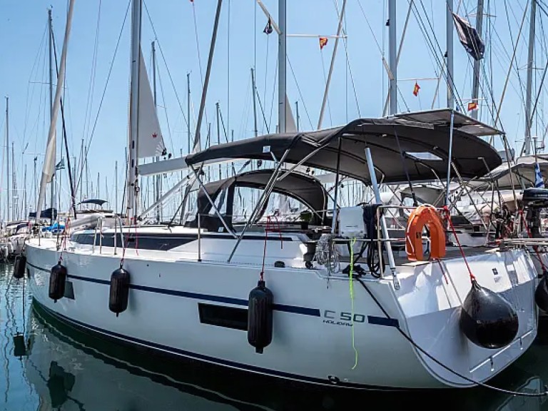 Hire Sailboat Bavaria with a boat licence