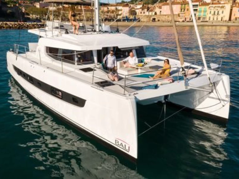15 BALI 4.6 -TE charter bareboat or skippered in  Hyères
