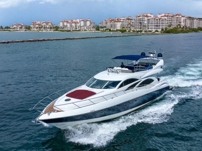 Yacht hire Miami Beach cheap 80