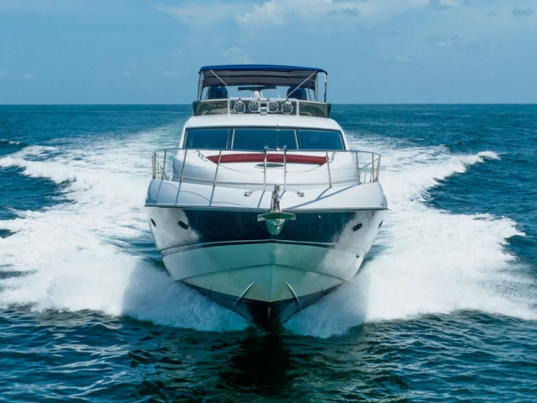 Luxury Yacht hire in Miami Beach - Sunseeker 80