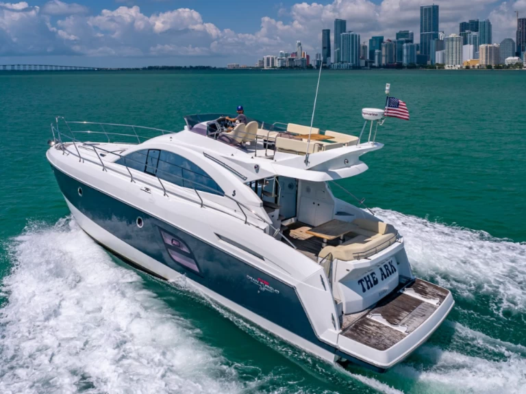 Luxury Yacht hire in Miami Beach - Bénéteau 52 GT FLYBRIDGE 
