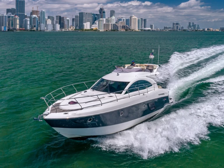 Charter a Bénéteau 52 GT FLYBRIDGE  in Miami Beach on Samboat