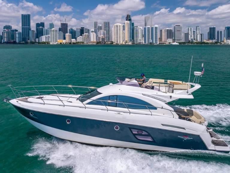 Hire Luxury Yacht Bénéteau with a boat licence