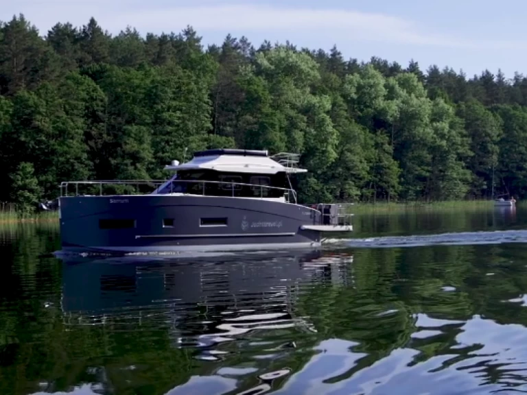 Hire Luxury Yacht Cobra Yachts with a boat licence