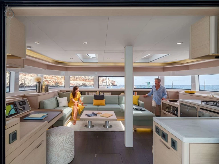 Hire a Lagoon LULU Néa Péramos