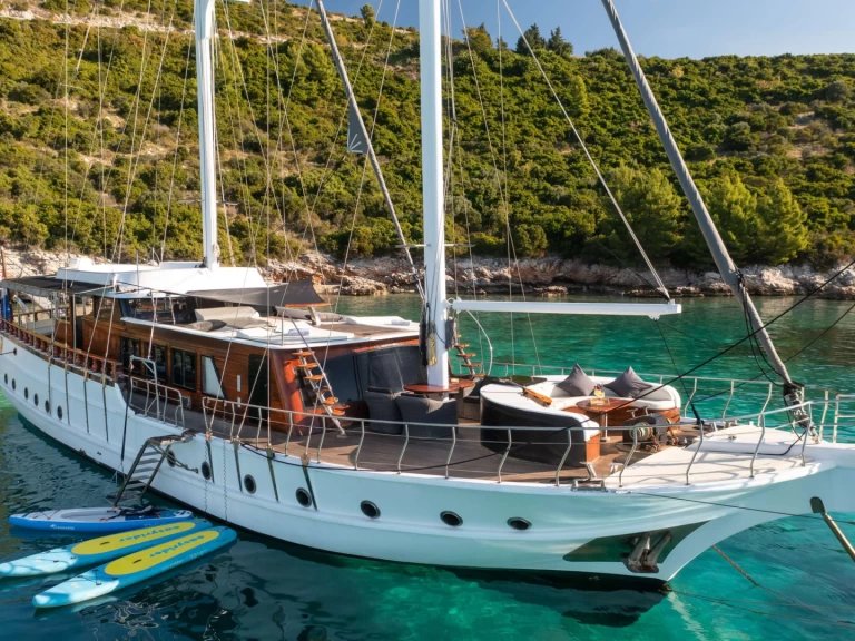 Luxury Yacht to hire Split at the best price