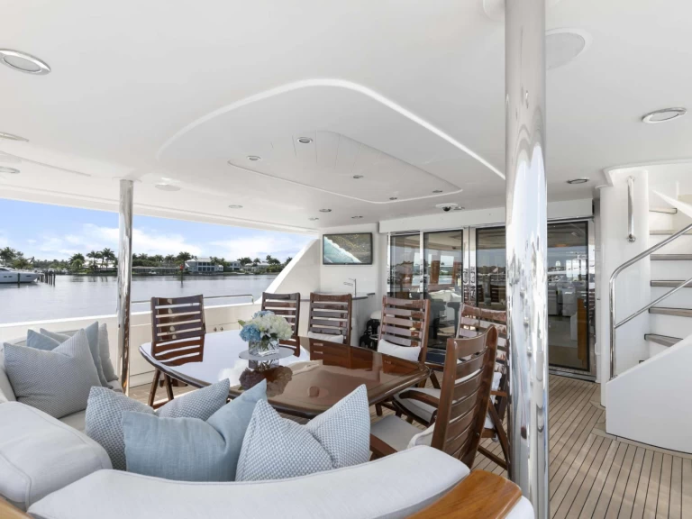 Hire Luxury Yacht with or without skipper Westport Fort Lauderdale