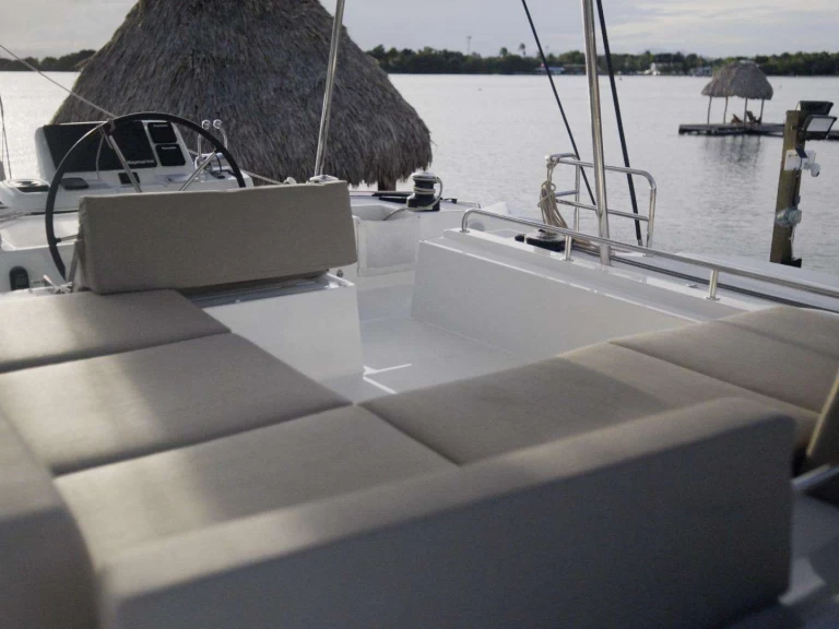 Luxury Yacht hire in Belize - Lagoon BELLISSIMA