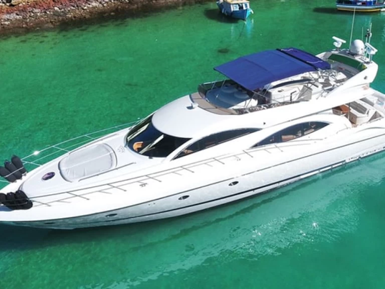 Hire Luxury Yacht with or without skipper Sunseeker Angra dos Reis