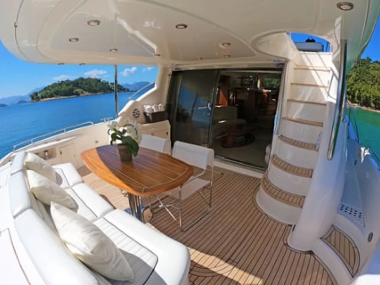 Yacht hire Angra dos Reis cheap Manhattan 74