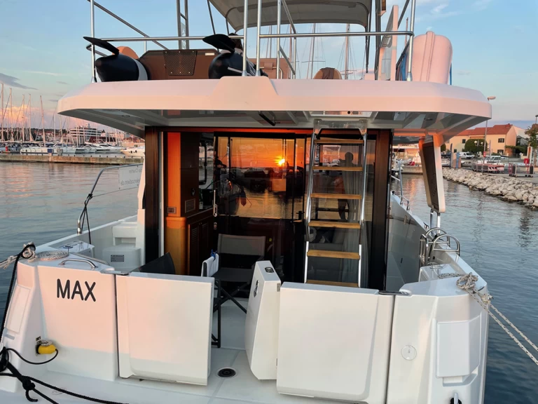 Hire Motorboat with or without skipper Bénéteau Biograd na Moru