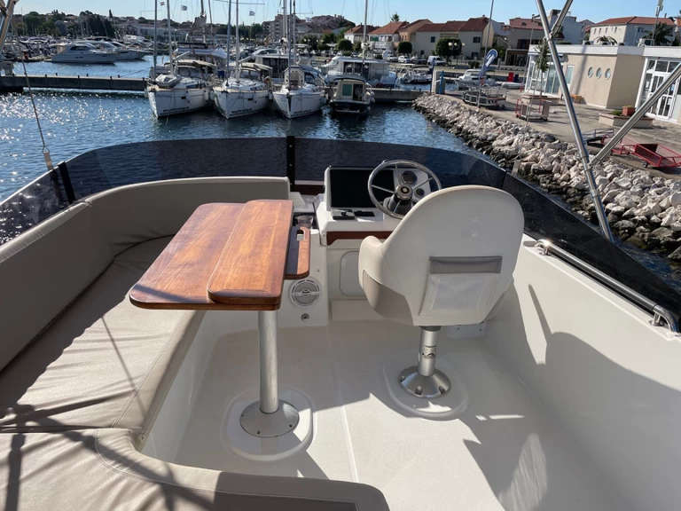 Motorboat to hire Biograd na Moru at the best price