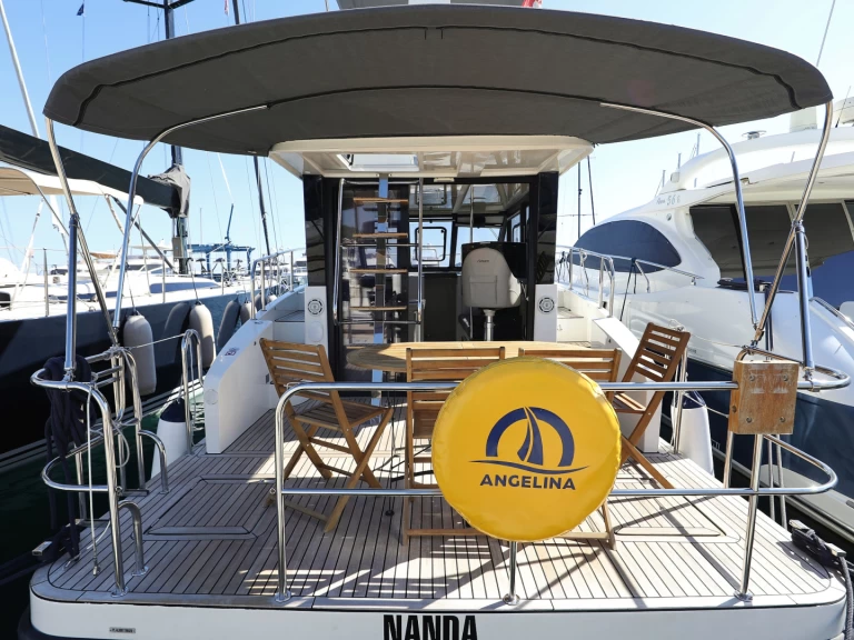 Hire Luxury Yacht Cobra Yachts with a boat licence