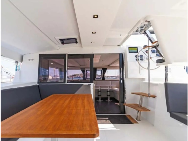 Charter a Fountaine Pajot Isla 40 in Pálairos on Samboat