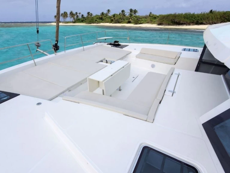 Charter a Bali Bali 5.4 in Pozzuoli on Samboat