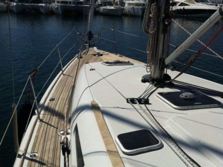 Sailboat to hire Préveza at the best price