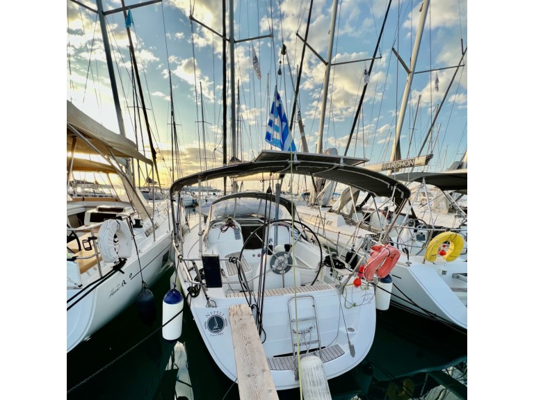 Yacht charter Rhodes (City) - Dufour Dufour 34 on SamBoat