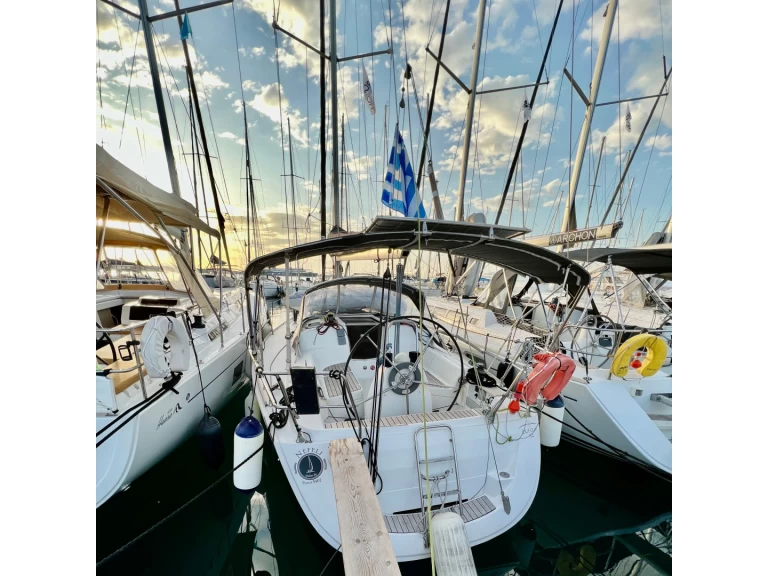 Yacht charter Rhodes (City) - Dufour Dufour 34 on SamBoat