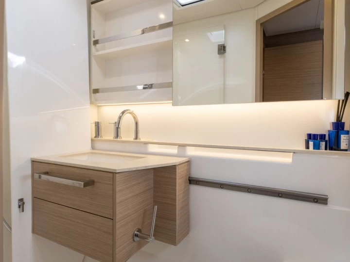 Yacht hire Split cheap Lagoon 55 LUXURY version (2025)