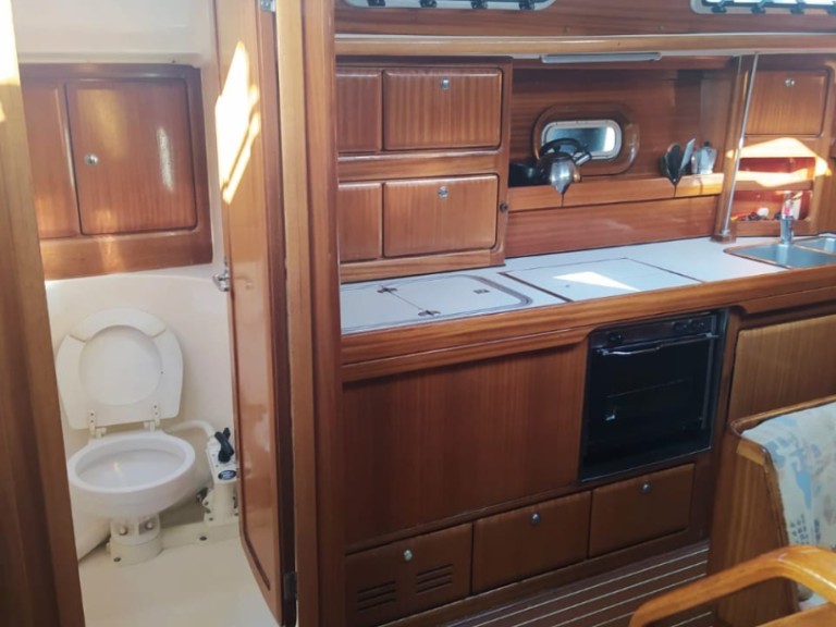 Hire Sailboat with or without skipper Bavaria Lefkáda