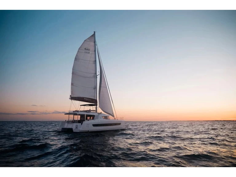 Charter a Bali Bali 4.6 in Alimos on Samboat