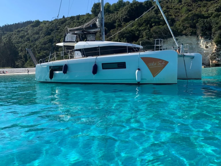 Catamaran to hire Préveza at the best price