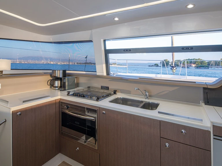 Charter a Bali Bali 4.1 in Préveza on Samboat