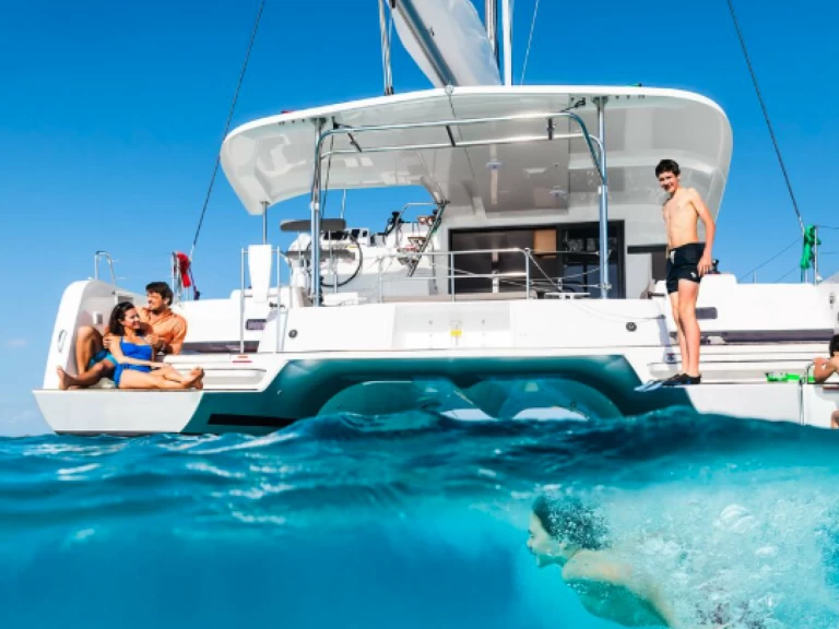 Catamaran to hire Le Marin at the best price