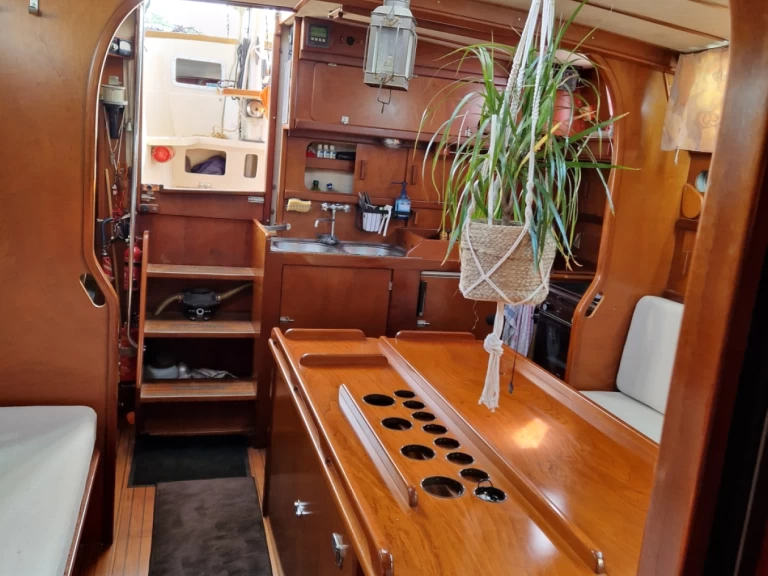 Hire Sailboat with or without skipper Amel Santa-Maria-Poggio