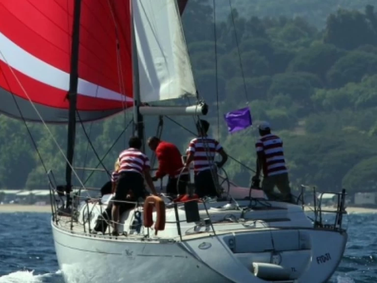 Hire a Dufour Dufour 35 Saint-Tropez