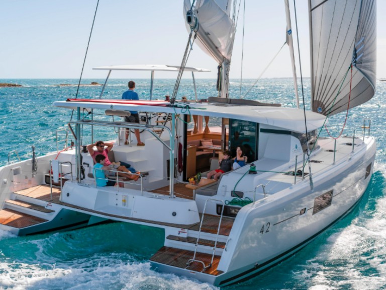 Hire a Lagoon Lagoon 42 Pointe-à-Pitre