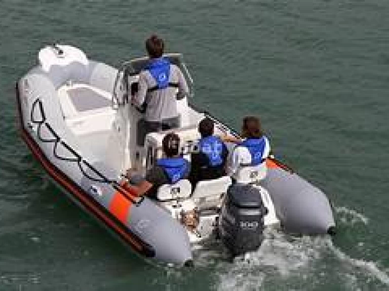 Hire Motorboat with or without skipper Zodiac Arzon