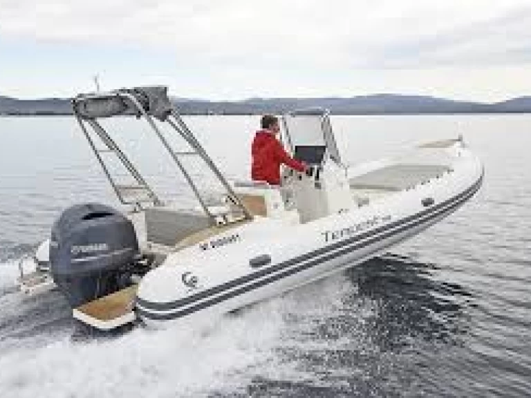 Hire a Capelli CAPELLI TEMPEST 700 Arzon