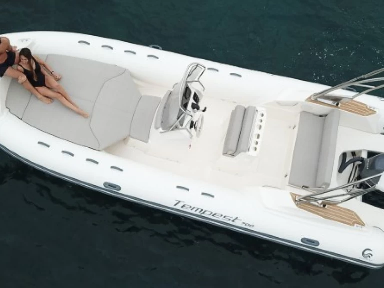 Hire Motorboat with or without skipper Capelli Arzon