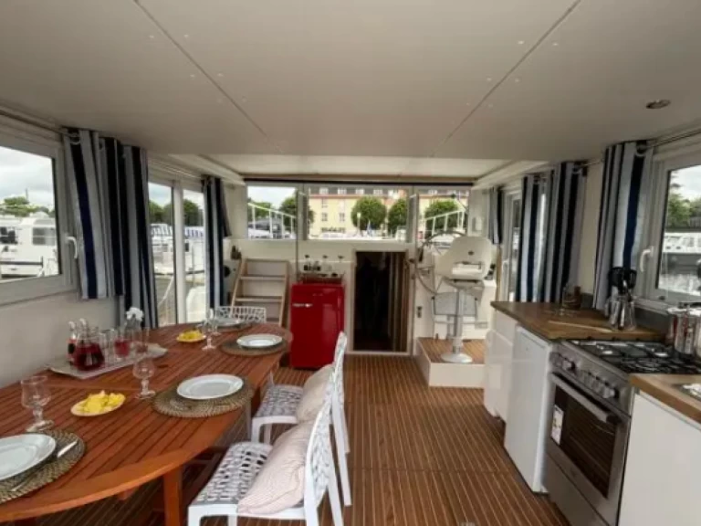 Electrique LaPeniche FS charter bareboat or skippered in  Pontailler-sur-Saône