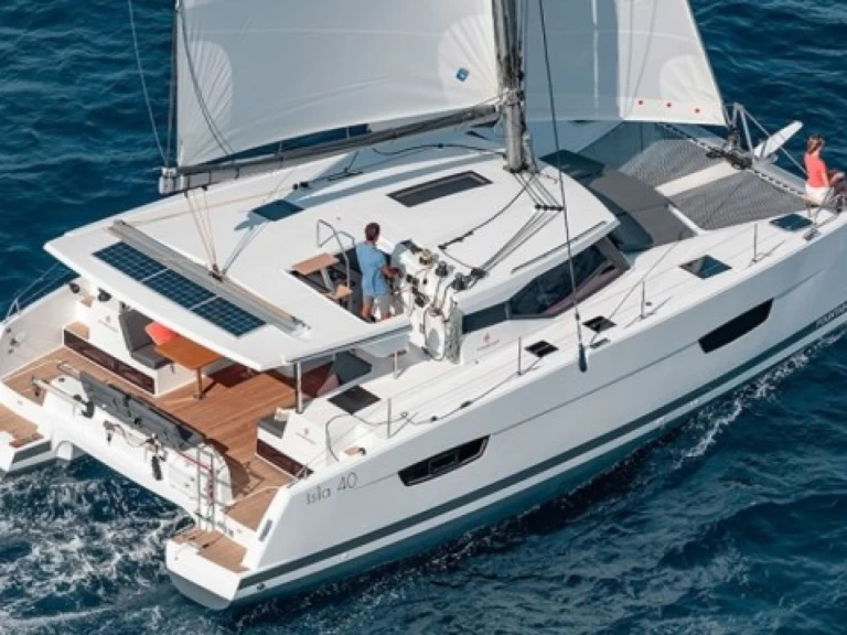 Charter a Fountaine Pajot Isla 40 in Le Marin on Samboat