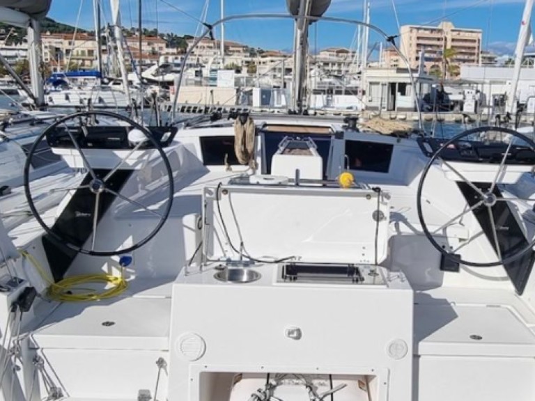 Sailboat hire in Golfe-Juan - Dufour DUFOUR 37 FLAVOURS OF THE SEA