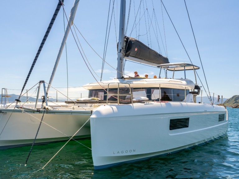 Hire Catamaran with or without skipper Lagoon Pointe-à-Pitre