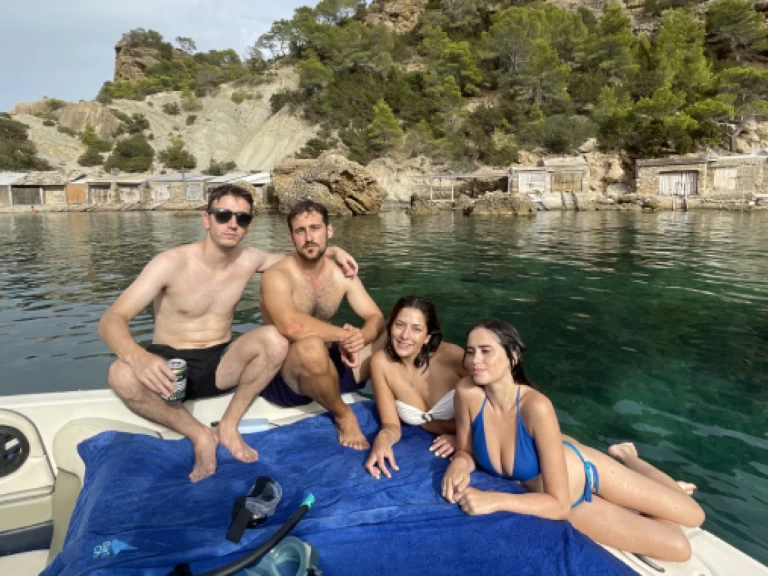 Yacht charter Sant Antoni de Portmany - Sea Ray Sea Ray 220 Select on SamBoat