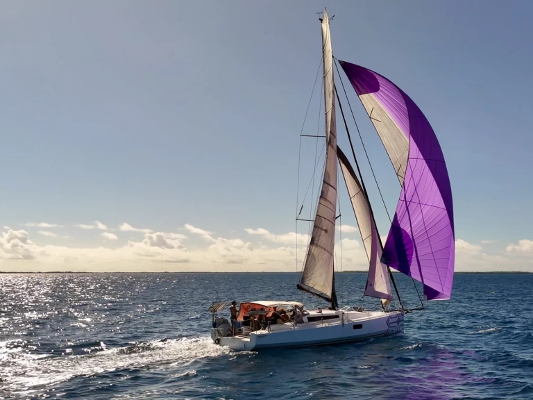 Hire Sailboat Pogo Structures with a boat licence