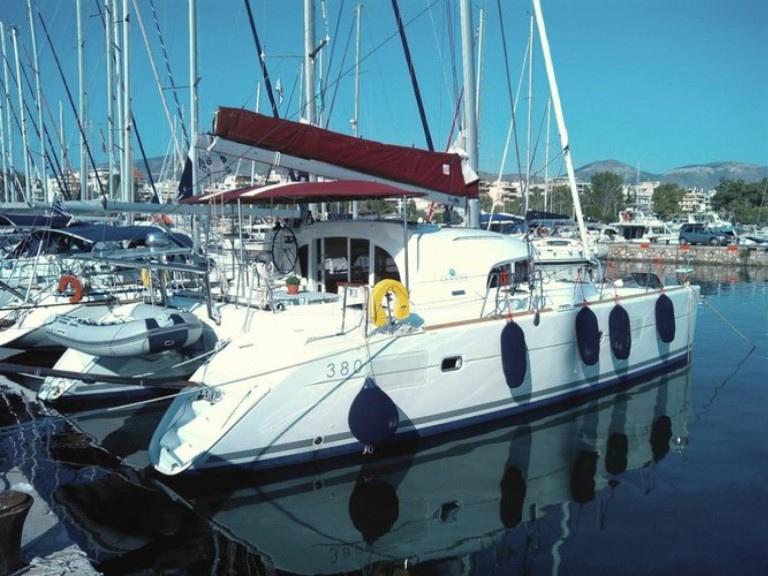 Catamaran hire in Pointe-à-Pitre - Bénéteau Lagoon 380