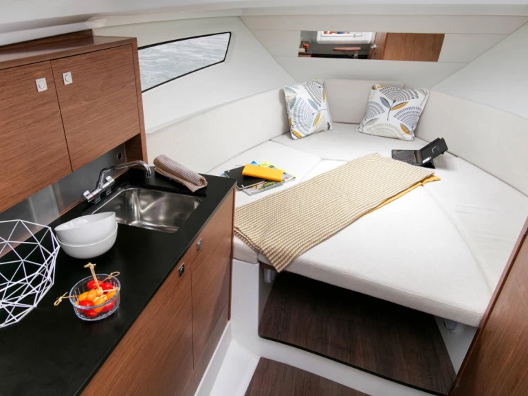 Yacht charter Alcocéber - Jeanneau Cap Camarat 9.0 WA on SamBoat