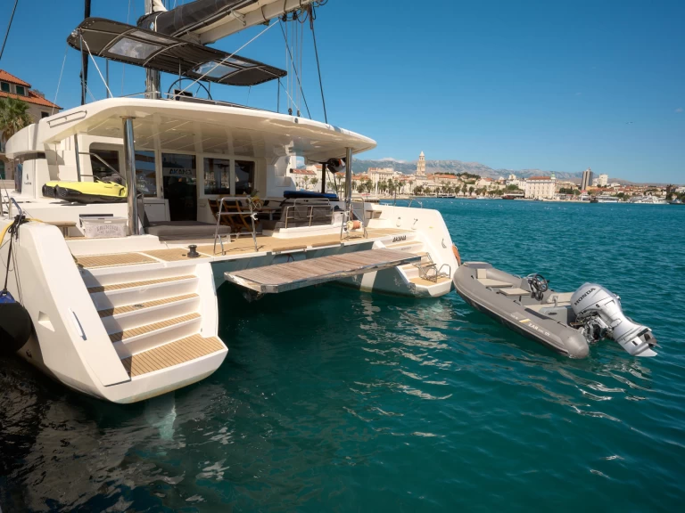 Hire Catamaran with or without skipper Bénéteau Bonifacio