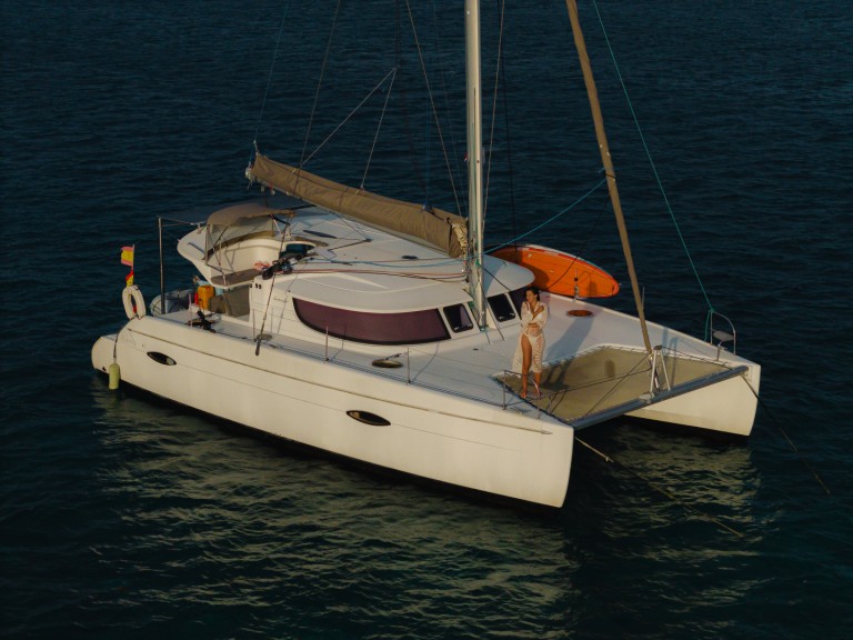 Charter a Fountaine Pajot LIPARI 41 EVOLUTION in San Blas Islands on Samboat