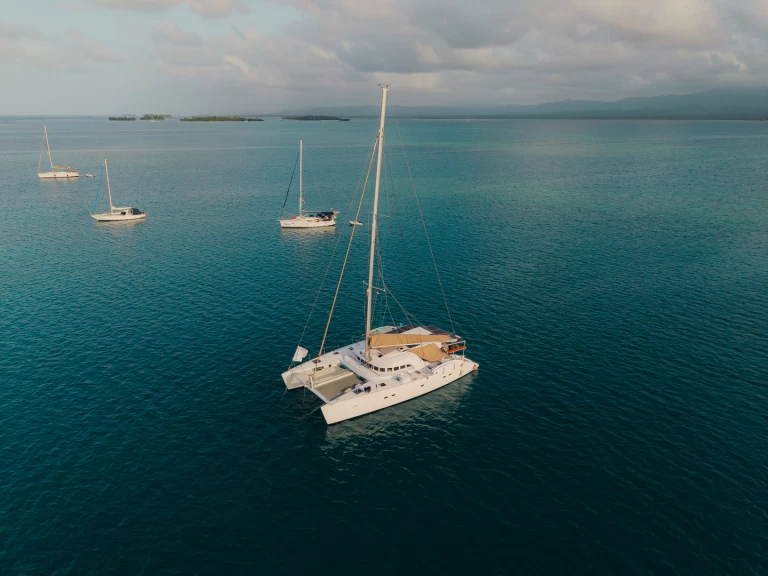 Catamaran hire in San Blas Islands - Lagoon Lagoon Switch 570