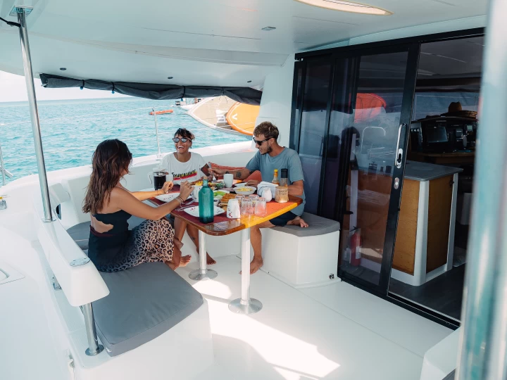 Hire Catamaran Fountaine Pajot with a boat licence